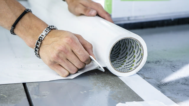 Película de proteção autocolante - branca