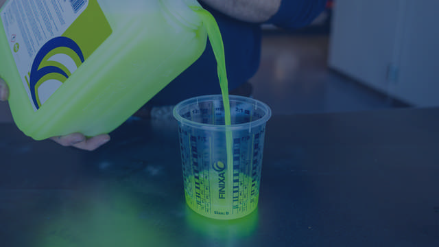 Mejora tu limpieza con el limpiador de autos todo-en-uno